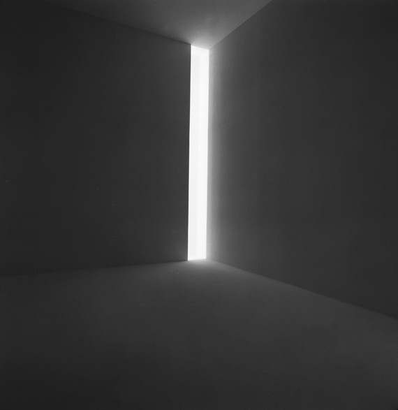 James Turrell Ronin, 1968 Fluorescent light, dimensions variable Collection of the artist © James Turrell Installation view: Jim Turrell, Stedelijk Museum, Amsterdam, April 9–May 23, 1976 Photo: Courtesy the Stedelijk Museum